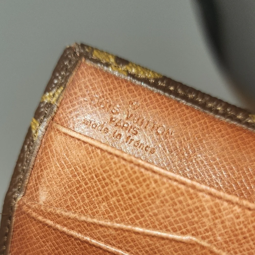 AUTHENTIC Louis Vuitton envelope vintage wallet